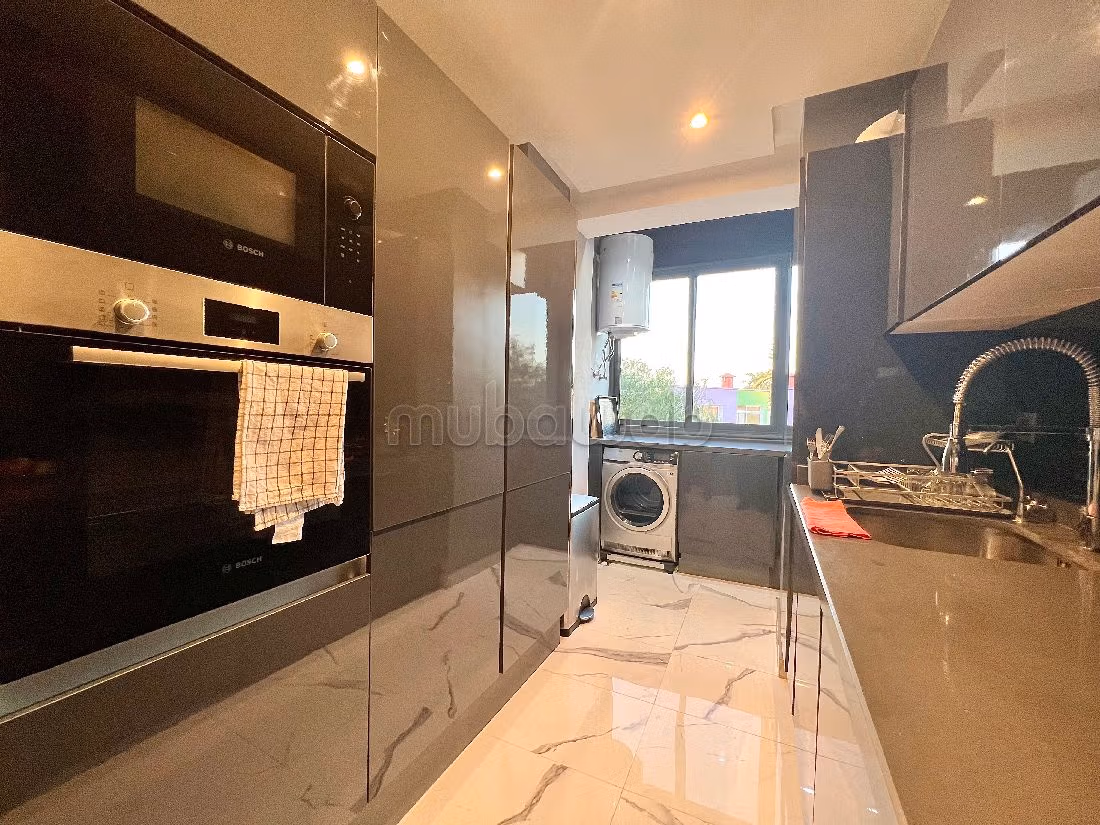 Appartement en vente à Oasis. 2 belles chambres. Bien meublé