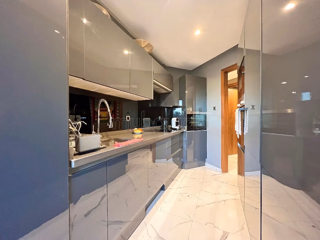 Appartement en vente à Oasis. 2 belles chambres. Bien meublé