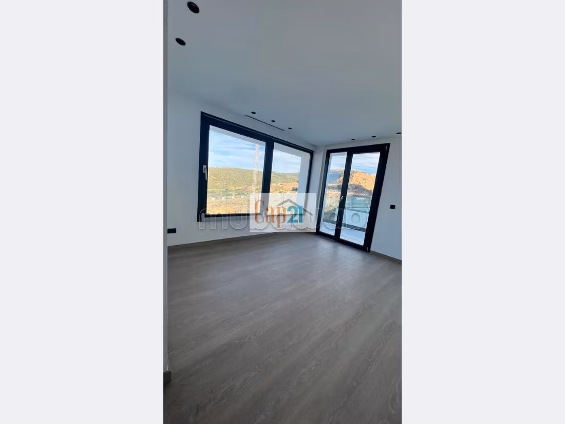 Rent an apartment in Sania. 5 large rooms. Double glazed window, Central air conditioning. 