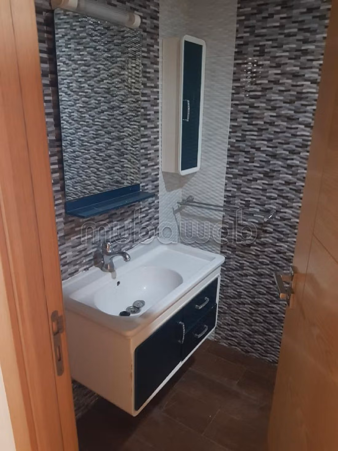 Affitto di uno splendido appartamento a Casablanca Finance City. 3 camere. Servizio di concierge e condizionatore. 