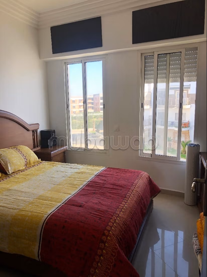 Te koop: appartementen. Totale oppervlakte 96 m². Marokkaanse woonkamer en satellietschotel