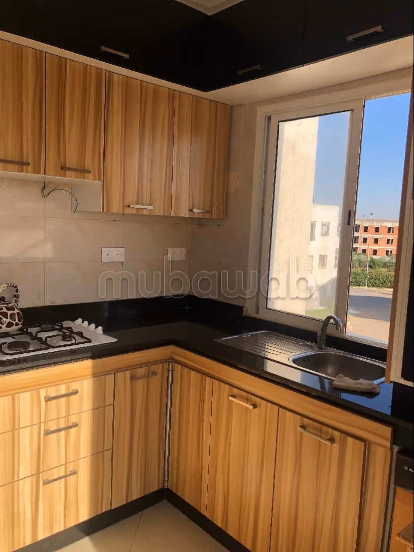 Te koop: appartementen. Totale oppervlakte 96 m². Marokkaanse woonkamer en satellietschotel