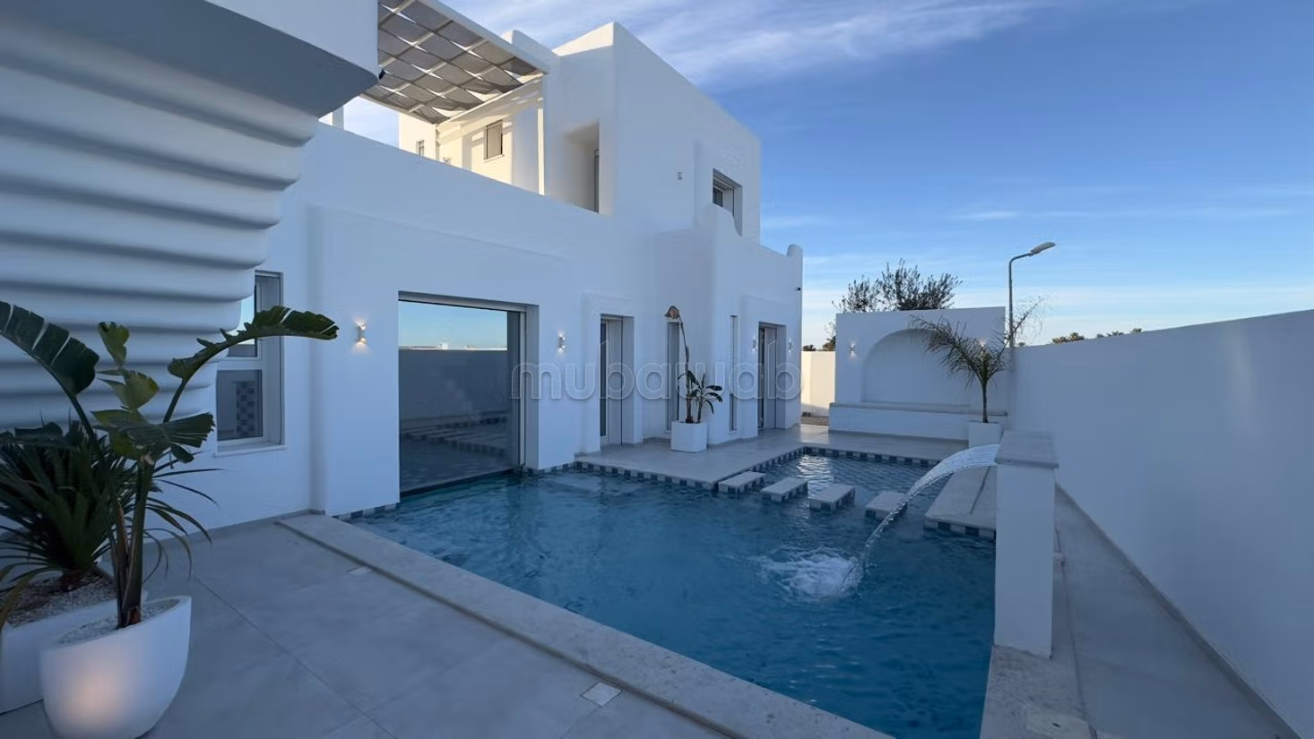 Vente villa neuve haut standing avec piscine