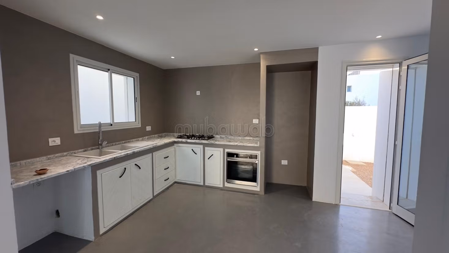 Vente villa neuve haut standing avec piscine