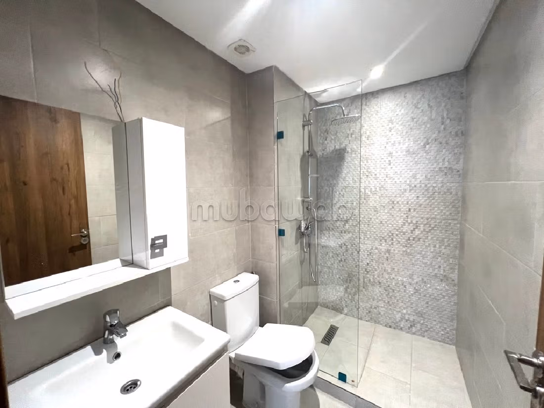 Appartementen te koop. 3 Ruimtes. Terras en lift. 