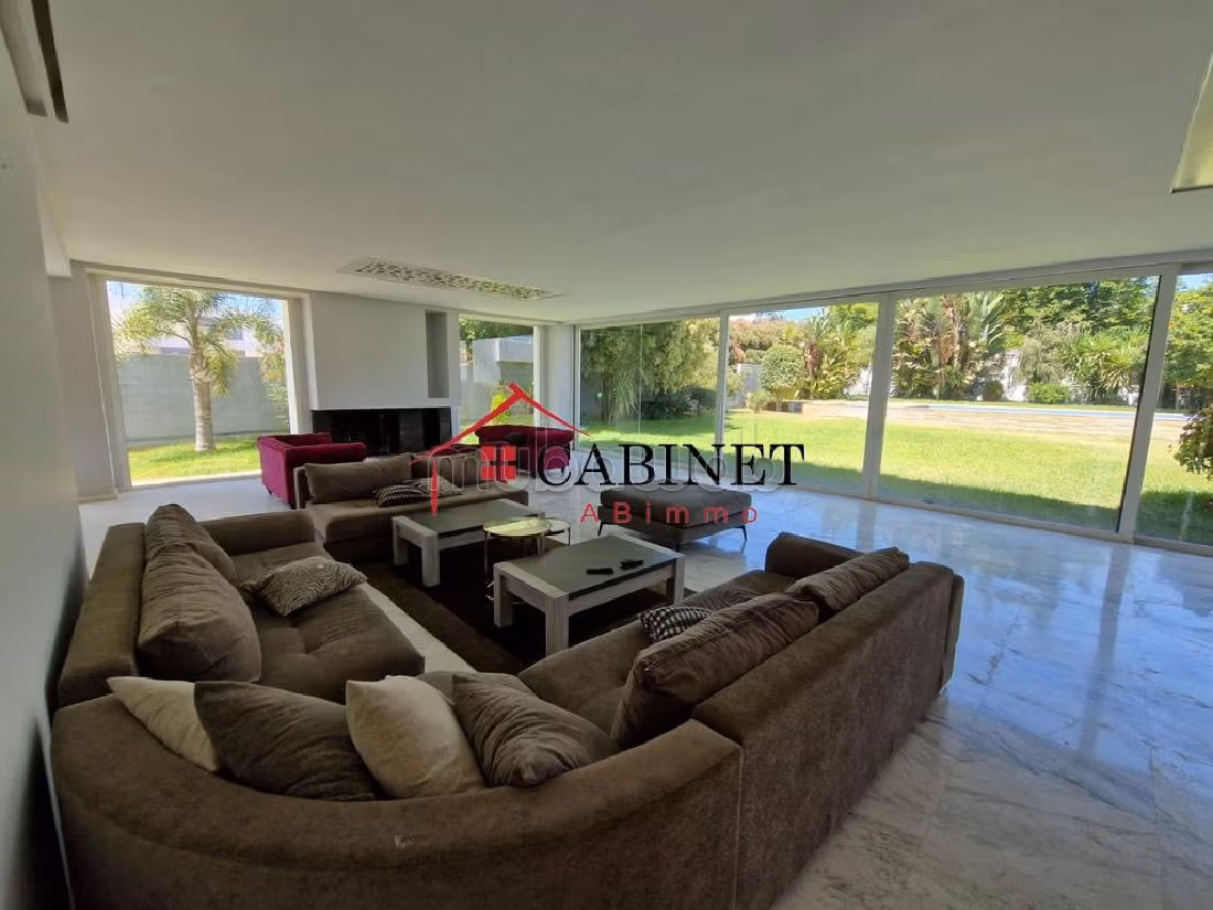 كراء فيلا فاخرة بالسويسي. 5 غرف رائعة. باب قوي ومتين وجهاز التدفئة المركزية