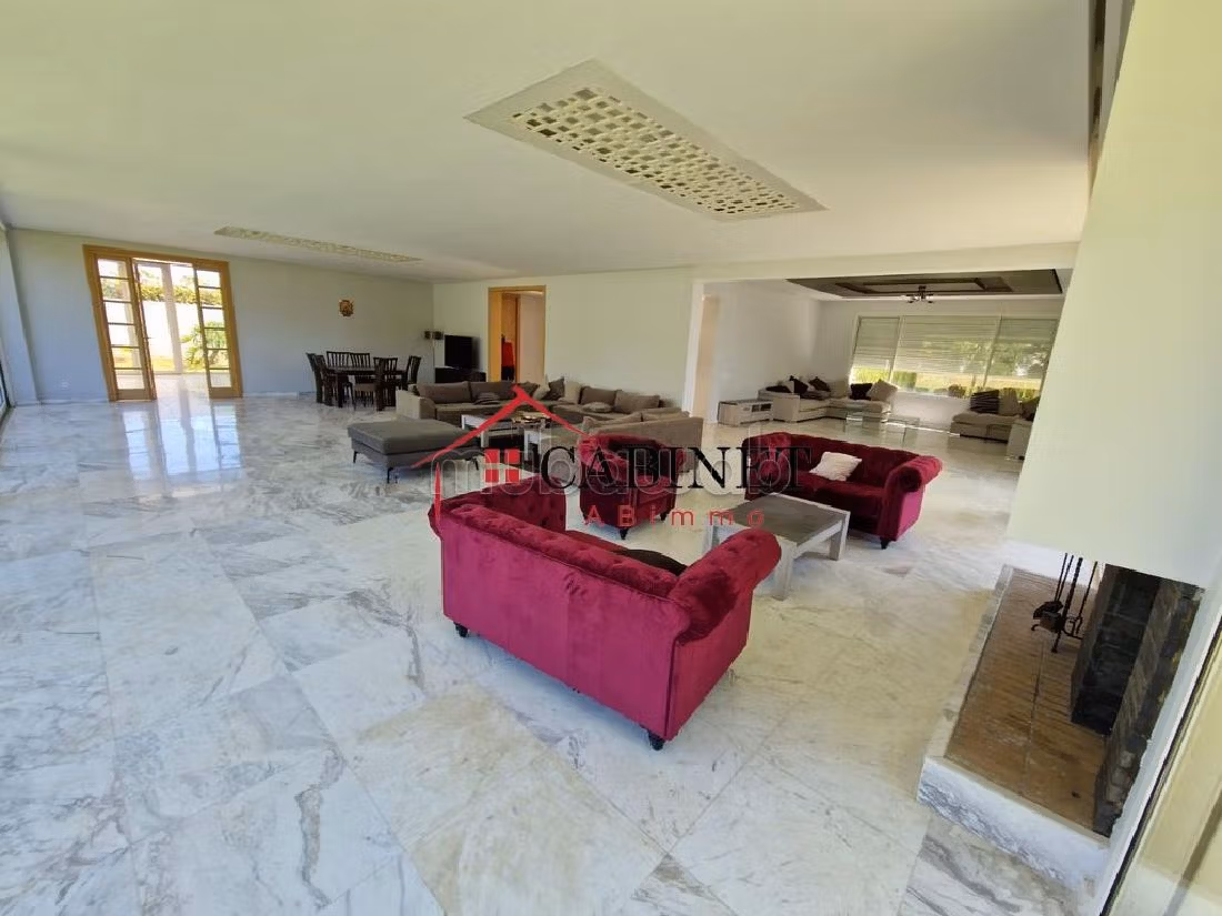 كراء فيلا فاخرة بالسويسي. 5 غرف رائعة. باب قوي ومتين وجهاز التدفئة المركزية