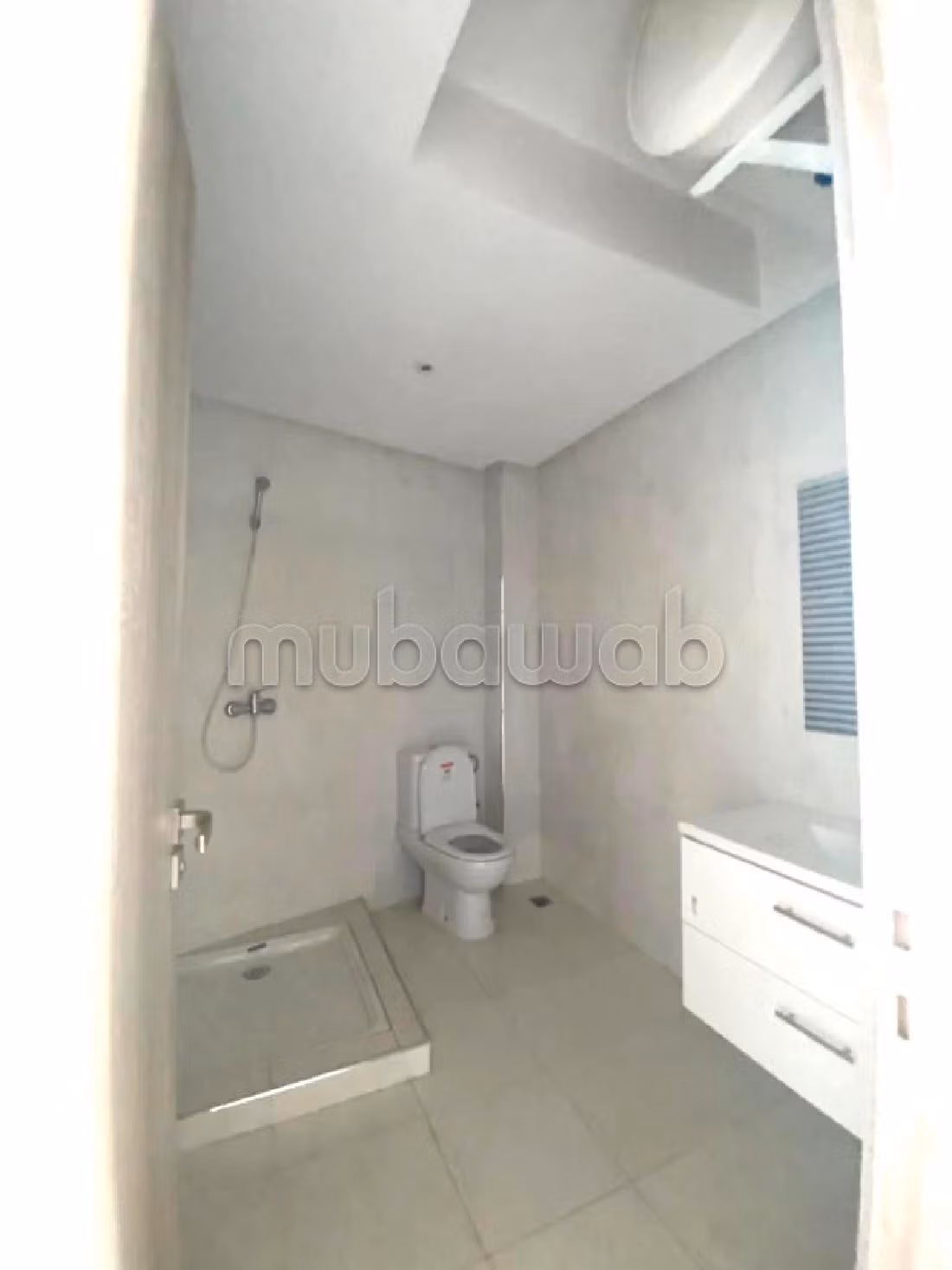 Splendido appartamento in vendita a Les Hôpitaux. 4 locali. Terrazzo e ascensore. 