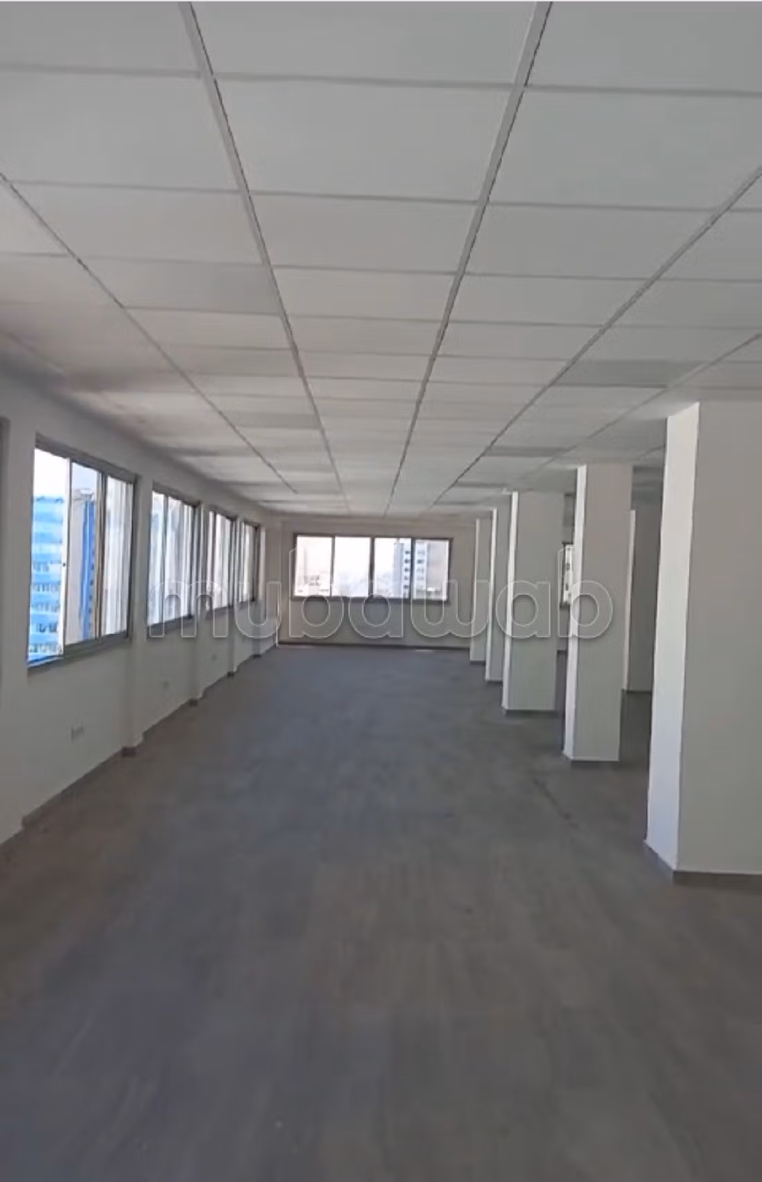 Ufficio da affittare a Centre Ville. Superficie 326 m². Con ascensore e terrazzo. 