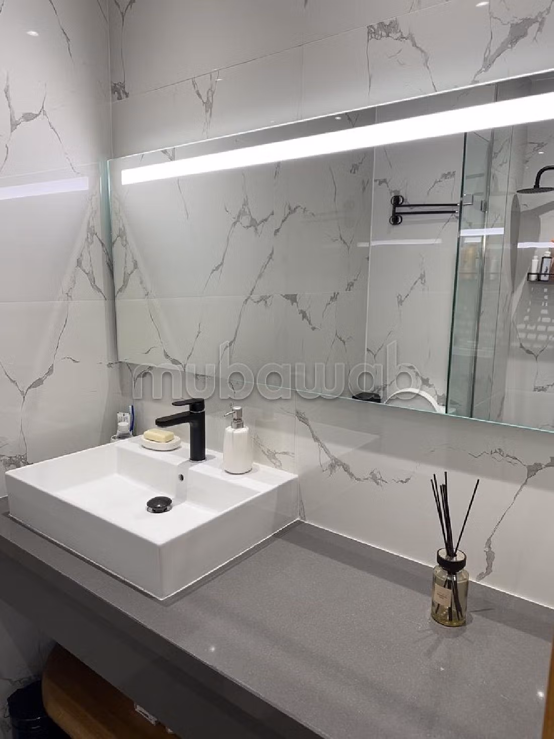 Apartment for sale in Camp Al Ghoul. Dimension 93 m². Fully furnished. 