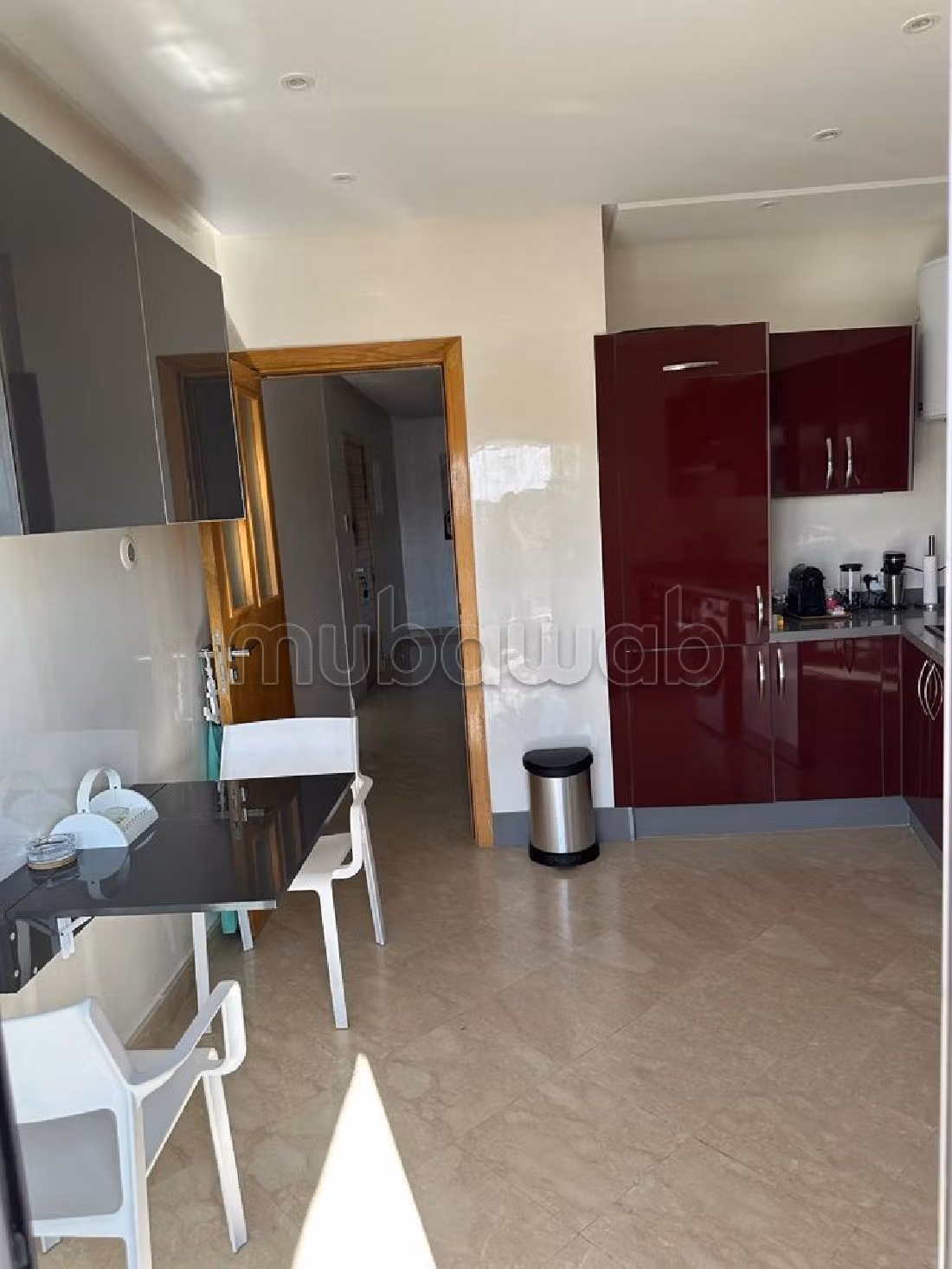 Apartment for sale in Camp Al Ghoul. Dimension 93 m². Fully furnished. 