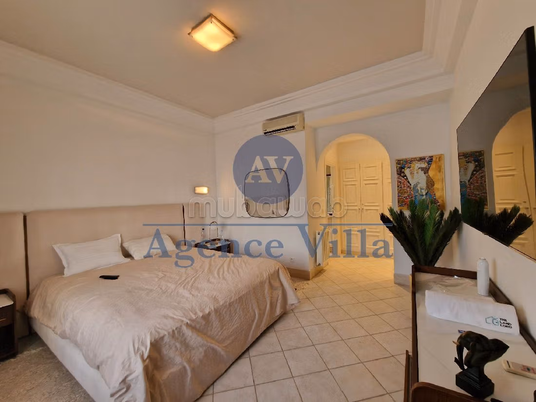 Luxury villa for rent in Gammarth. 8 large living areas. New furniture. 
