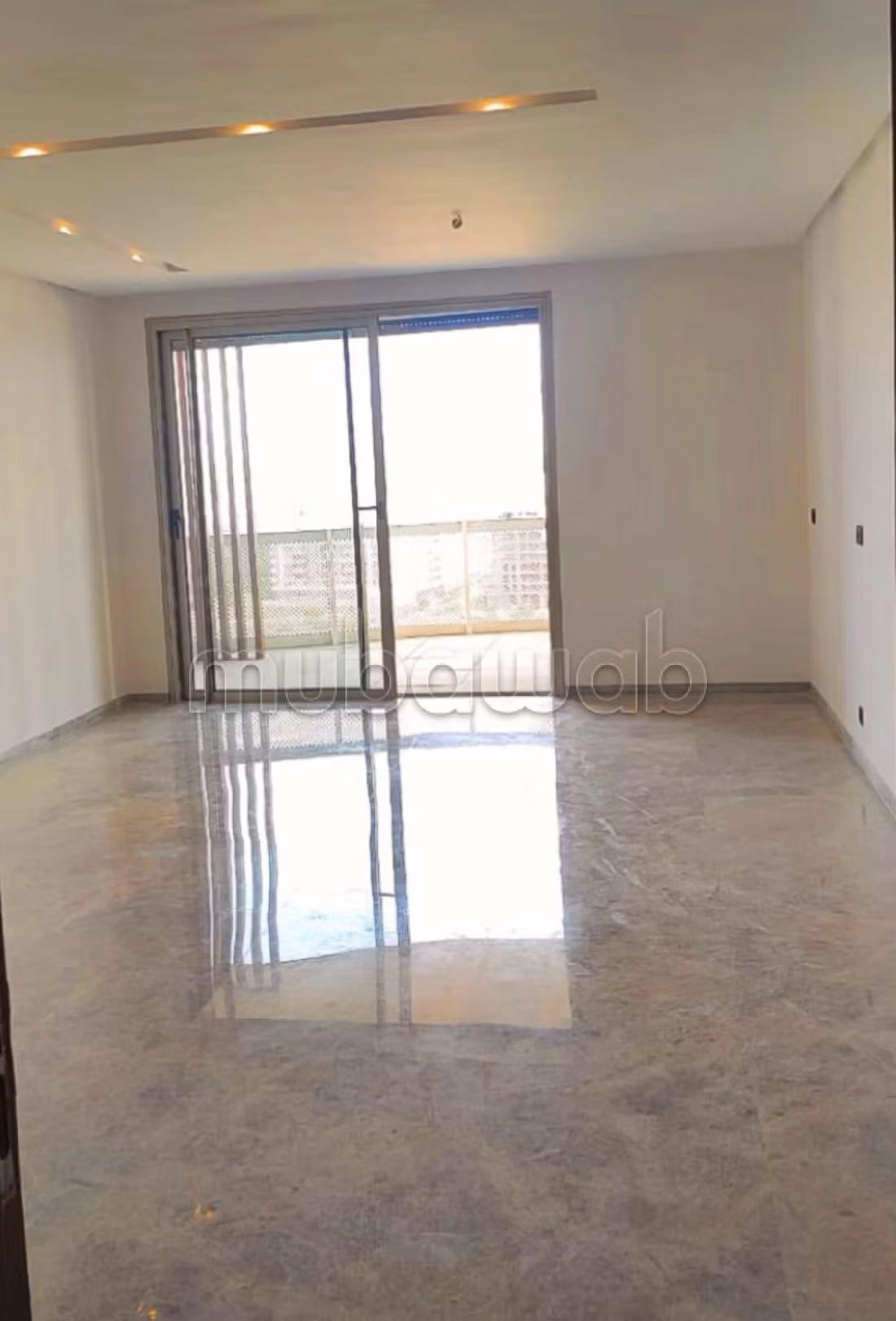 Bel app étage très élevé