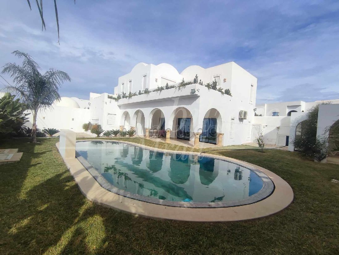 Fabulous villa for sale in Hammamet Nord. 4 rooms. Green area, Balcony