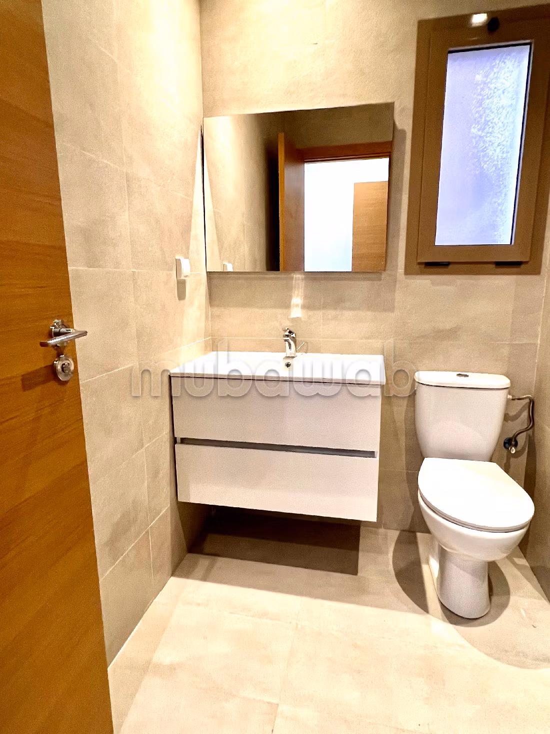 Te huur: appartementen in Agdal. 4 Kamers. Met terras en lift. 