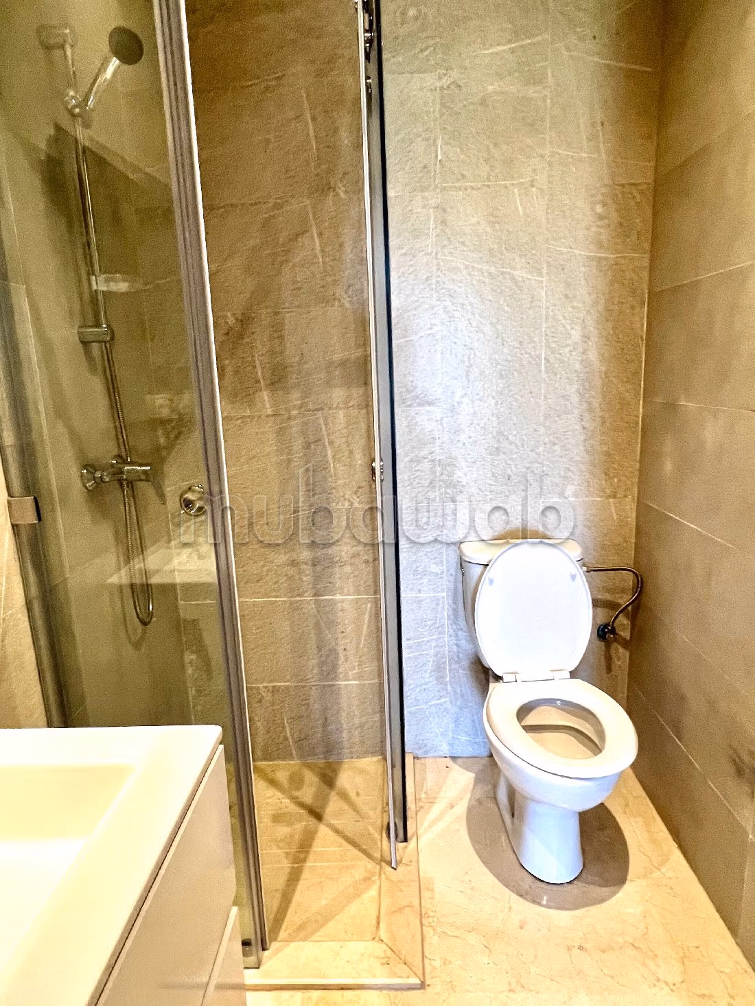 Te huur: appartementen in Agdal. 4 Kamers. Met terras en lift. 