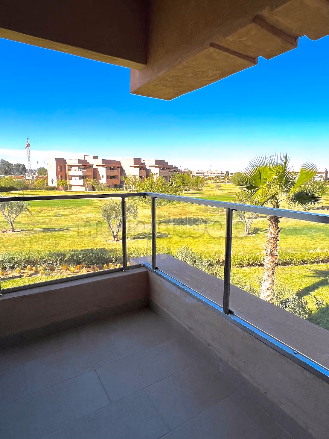 Te huur: appartementen in Agdal. 4 Kamers. Met terras en lift. 