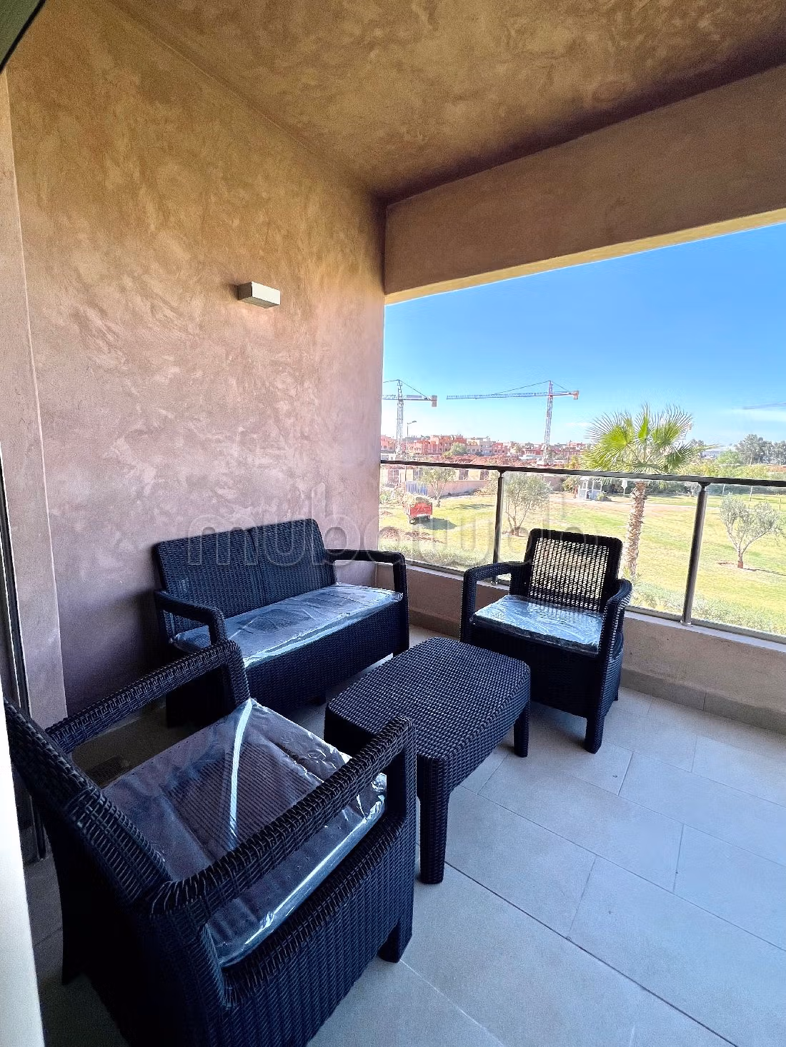 Te huur: appartementen in Agdal. 4 Kamers. Met terras en lift. 