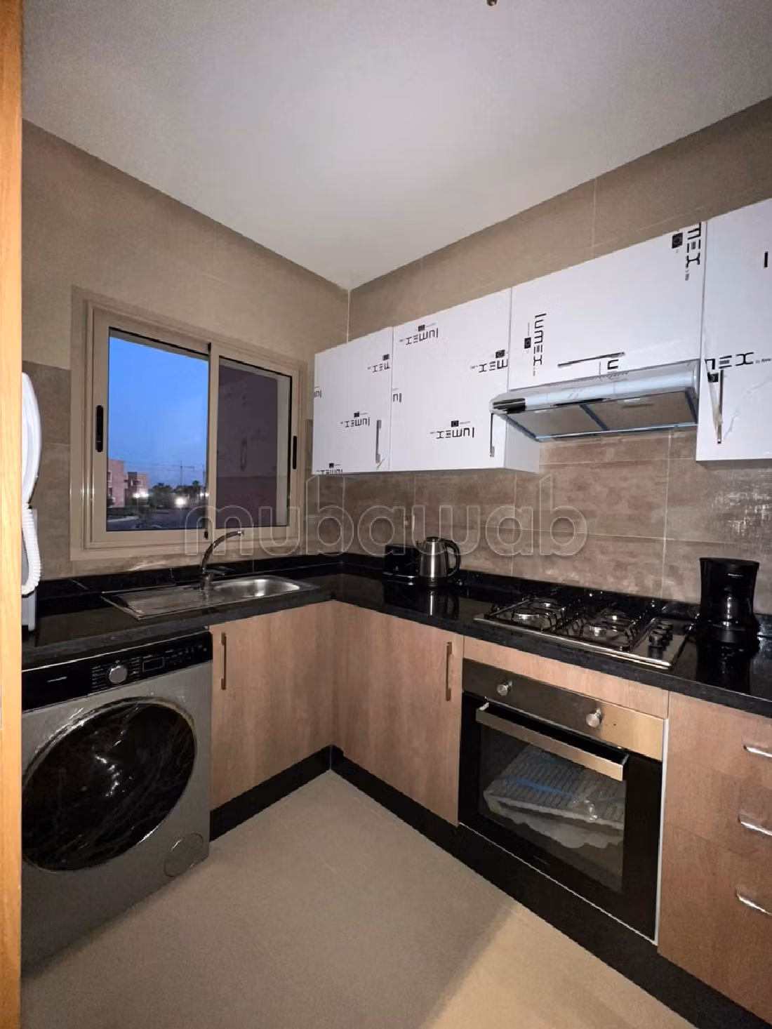 Te huur: appartementen in Agdal. 4 Kamers. Met terras en lift. 