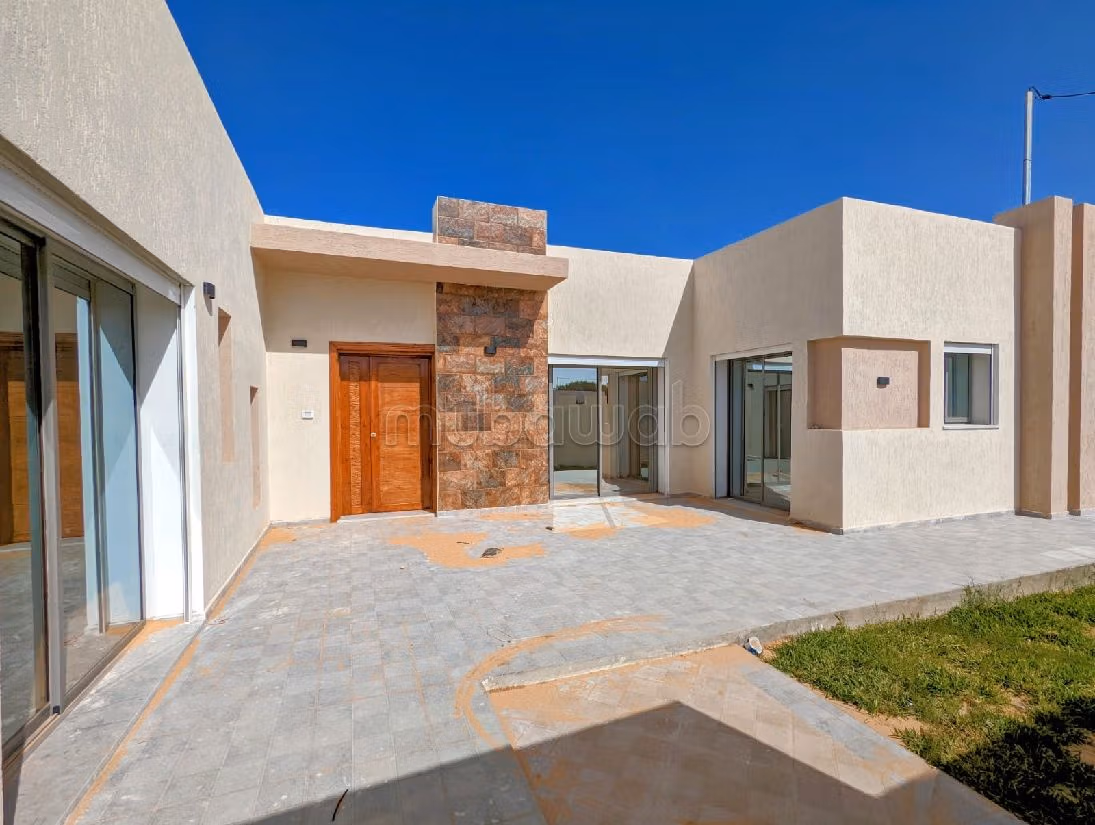 Magnifica villa in vendita a Djerba. 5 locali. Porta blindata e impianto con antenna parabolica. 