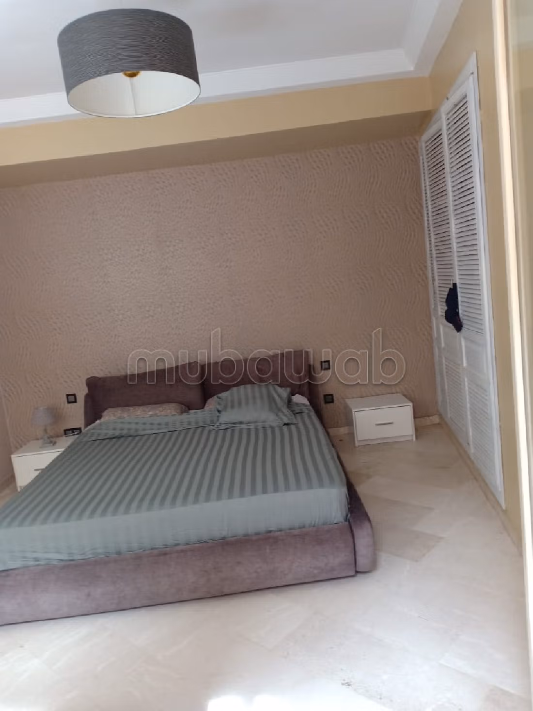 Apartment for sale in Guéliz. 4 lovely rooms. Caretaker service and air conditioning