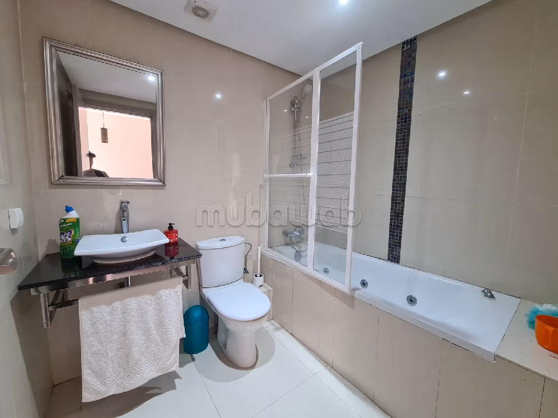 Piso en alquiler. 3 habitaciones. Armarios