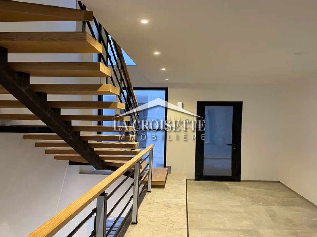 Magnifica casa di lusso in affitto a Gammarth Supérieur. Superficie 1 m². Piscina e condizionatore. 