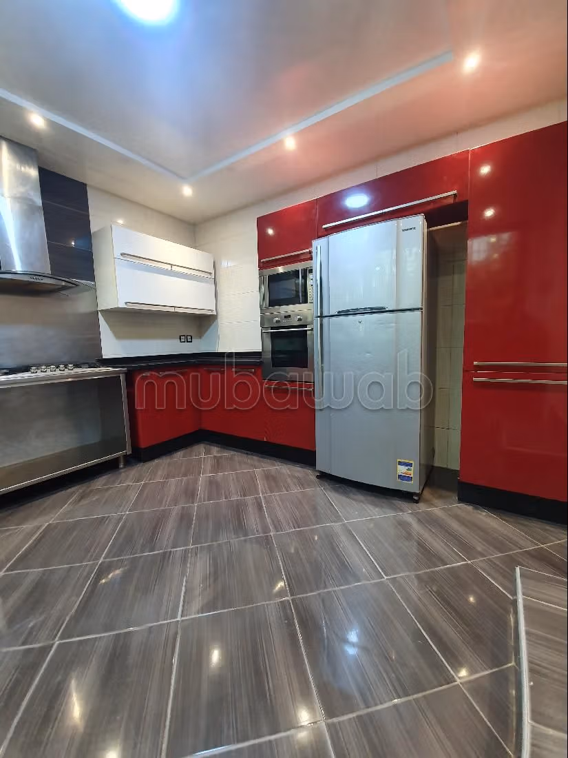 Magnifique villa d'angle à louer à Cil