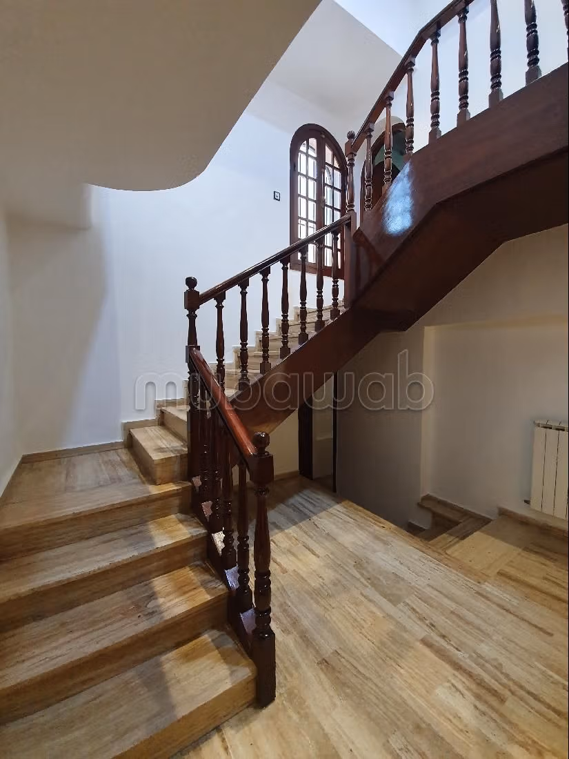 Magnifique villa d'angle à louer à Cil