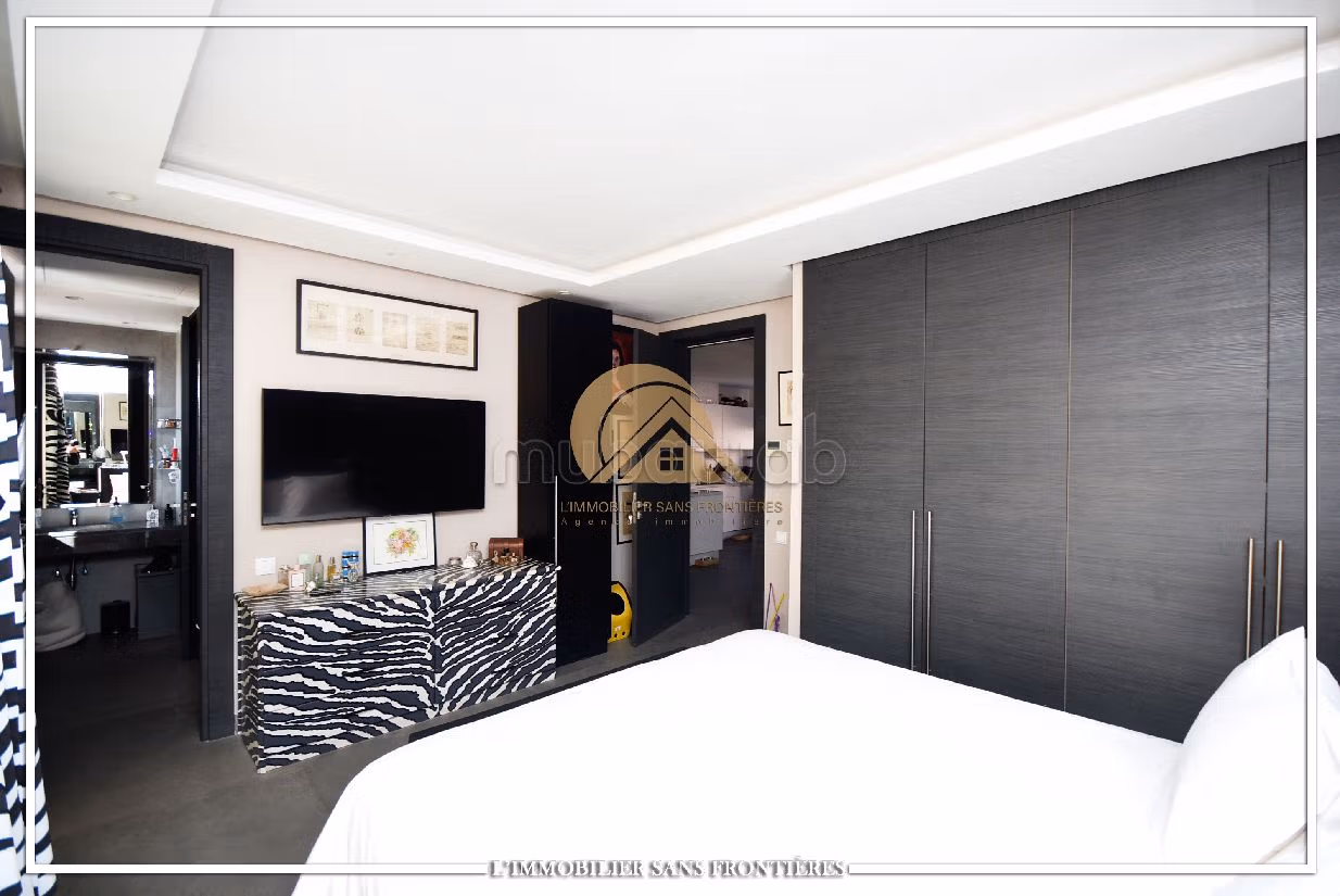 Appartement meublé contemporain à vendre, Victor Hugo