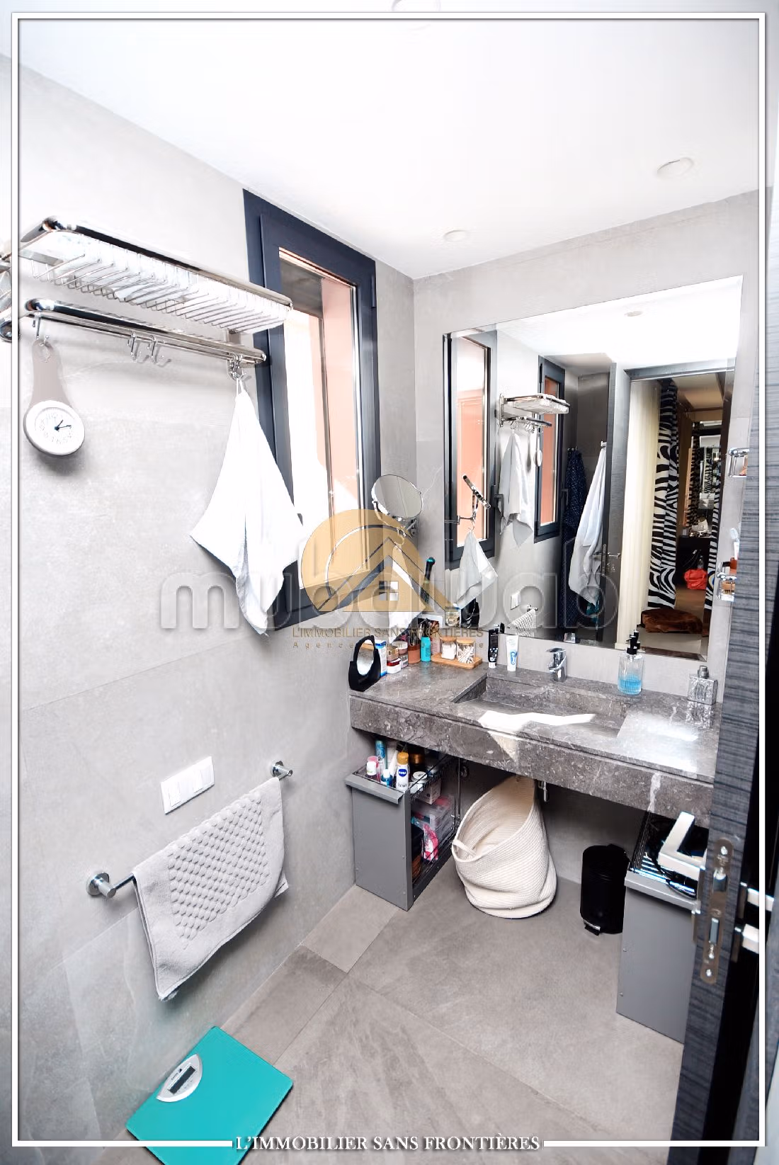 Appartement meublé contemporain à vendre, Victor Hugo