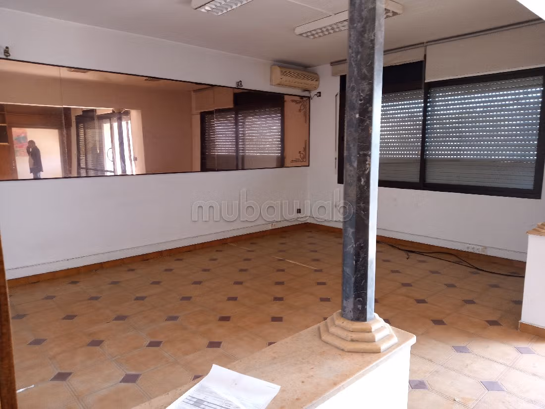 Offices for rent in Haut Agdal. Small area 220 m². Lift. 