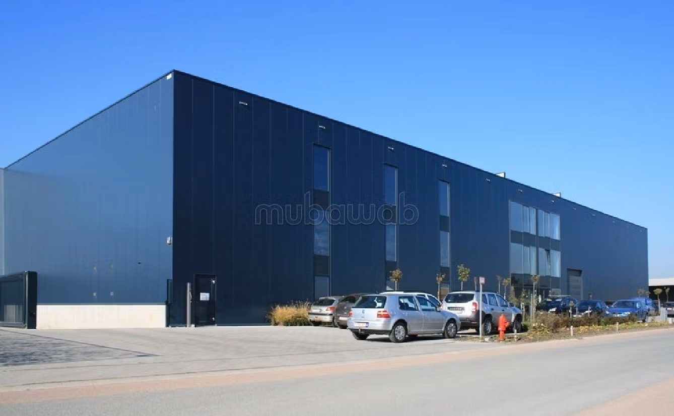 Offices & shops to rent in Sidi Maarouf. Dimension 2720 m². Private garage. 