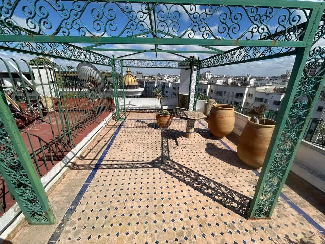 Vendita di un bell'appartamento a Racine. 5 camere da letto. Giardino e ascensore.
