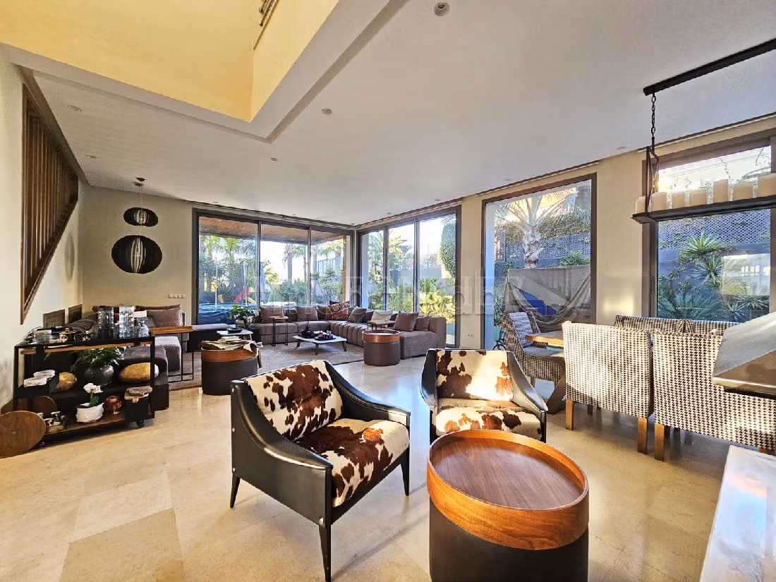 Villa à louer à Ain Diab Casablanca: Moderne 4chambres avec piscine