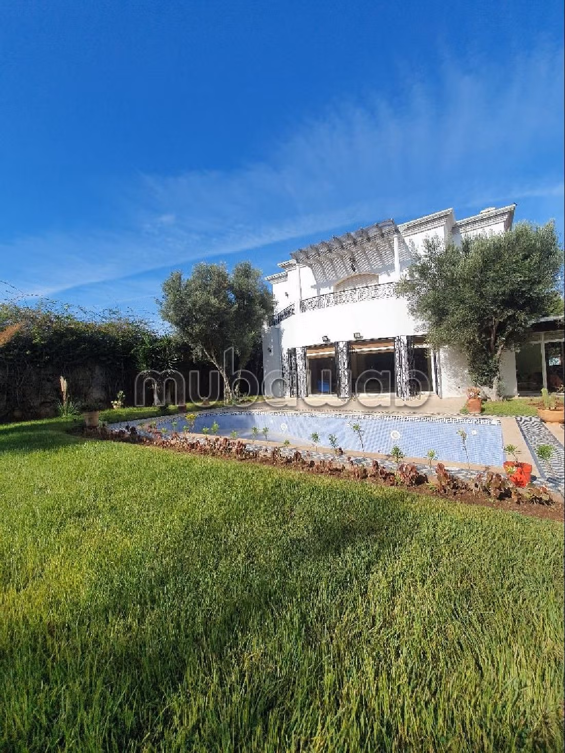 Villa a la location vide à ain Diab 
35000