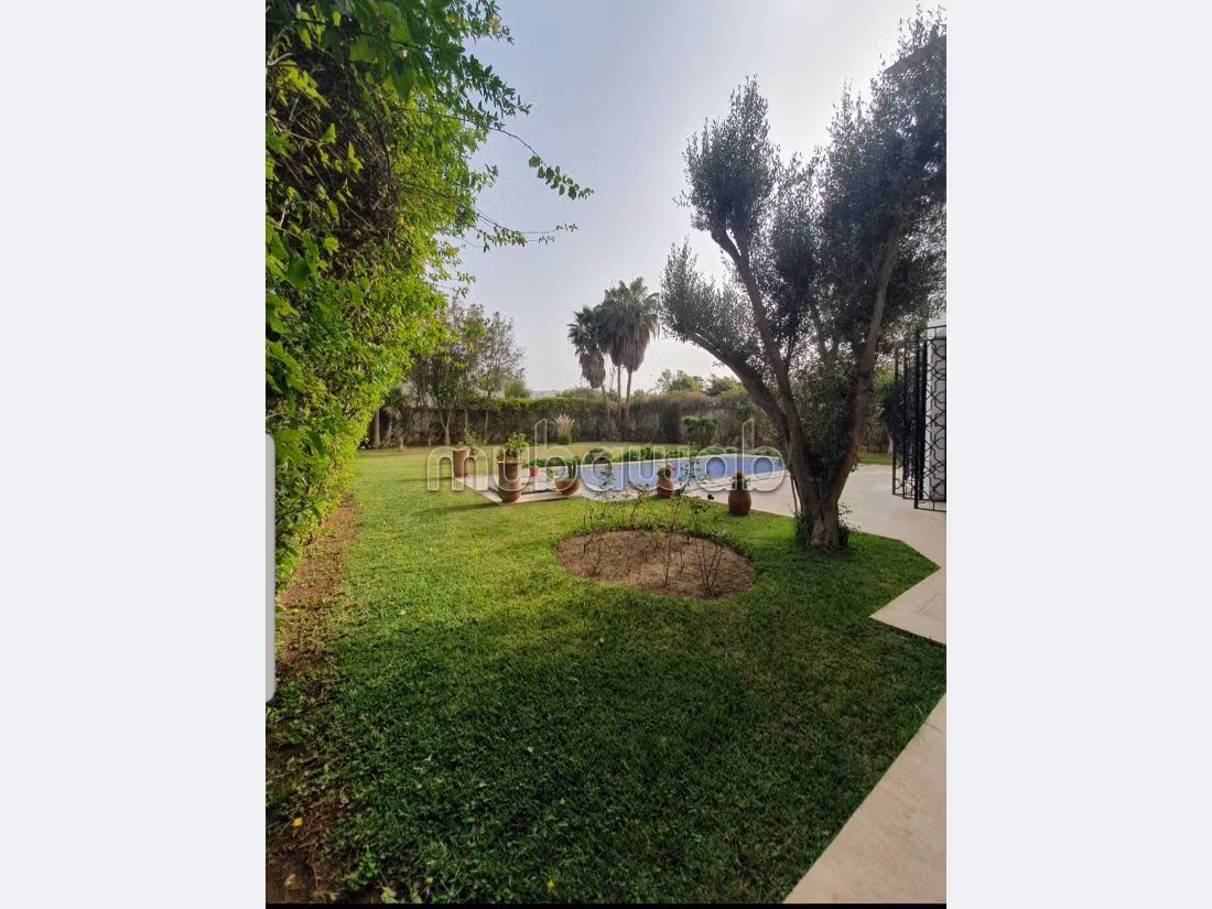 Villa a la location vide à ain Diab 
35000