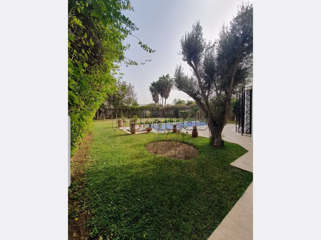 Villa a la location vide à ain Diab 
35000