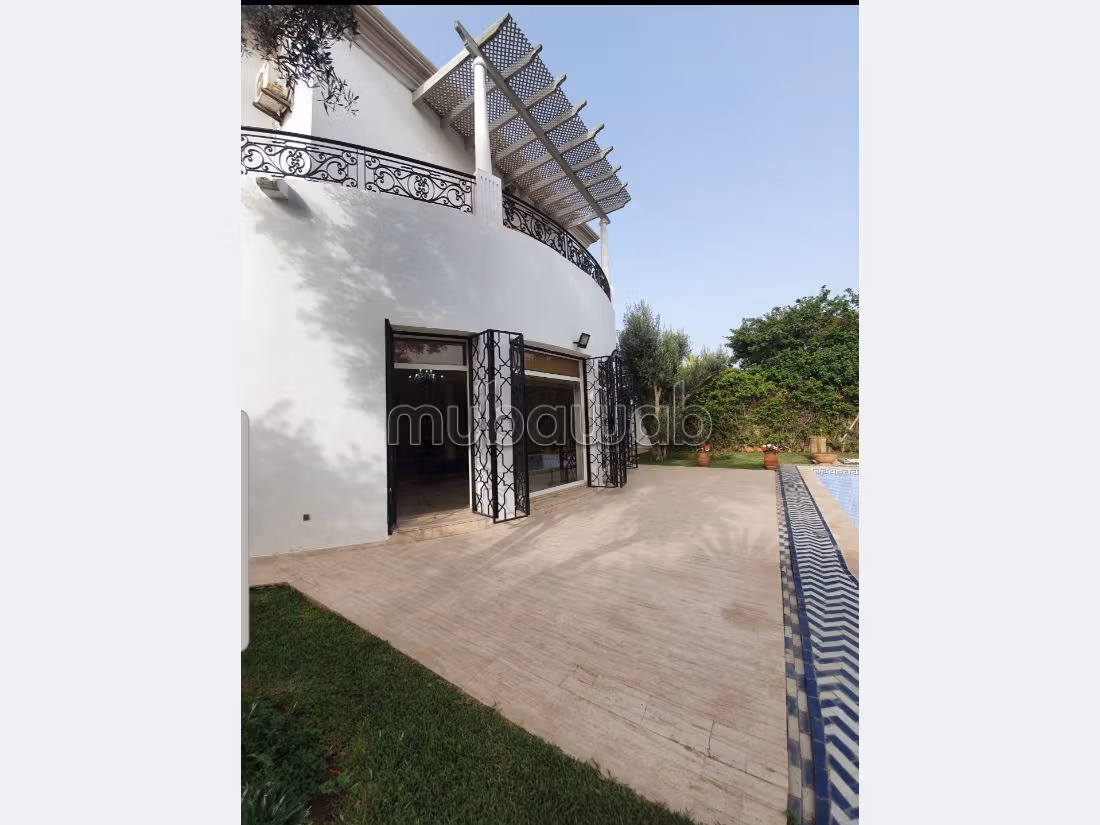 Villa a la location vide à ain Diab 
35000