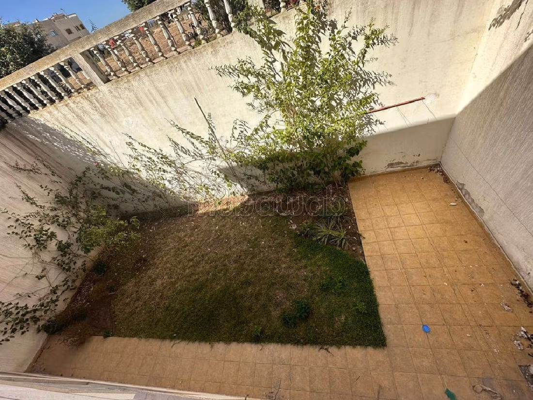 Villa di lusso in vendita a Nassim 2.5 locali spaziosi. Terrazzo e giardino