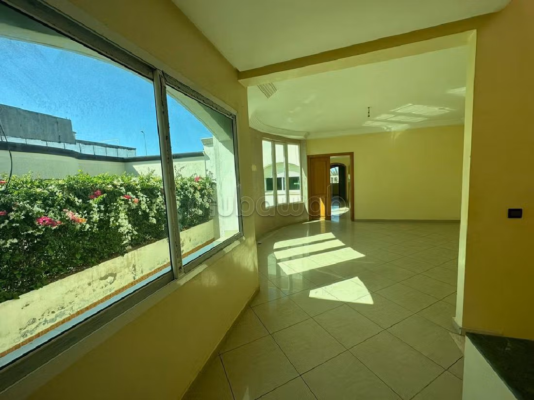 Villa di lusso in vendita a Nassim 2.5 locali spaziosi. Terrazzo e giardino