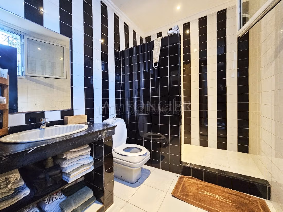 Straordinaria casa di lusso in affitto. Superficie 400 m². Splendido terrazzo. 