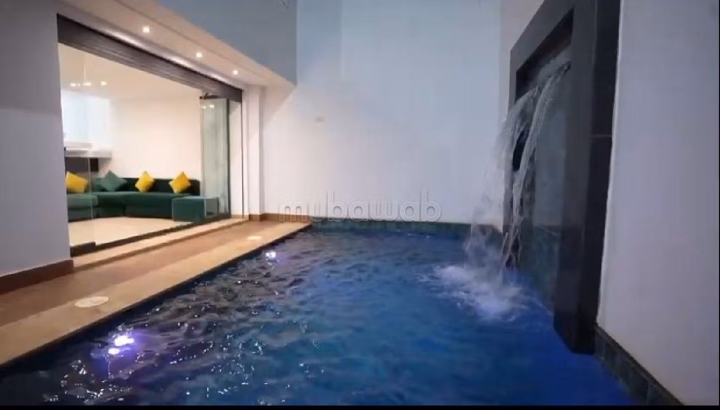 High quality villa for sale in Harhoura. 4 rooms. caretaker and swimming pool. 