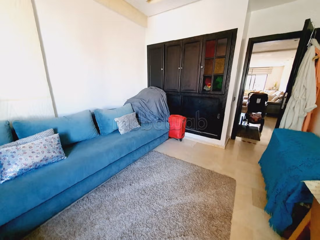 Vendita di un bell'appartamento a Maârif Extension. 2 locali. Porta blindata e riscaldamento centralizzato. 