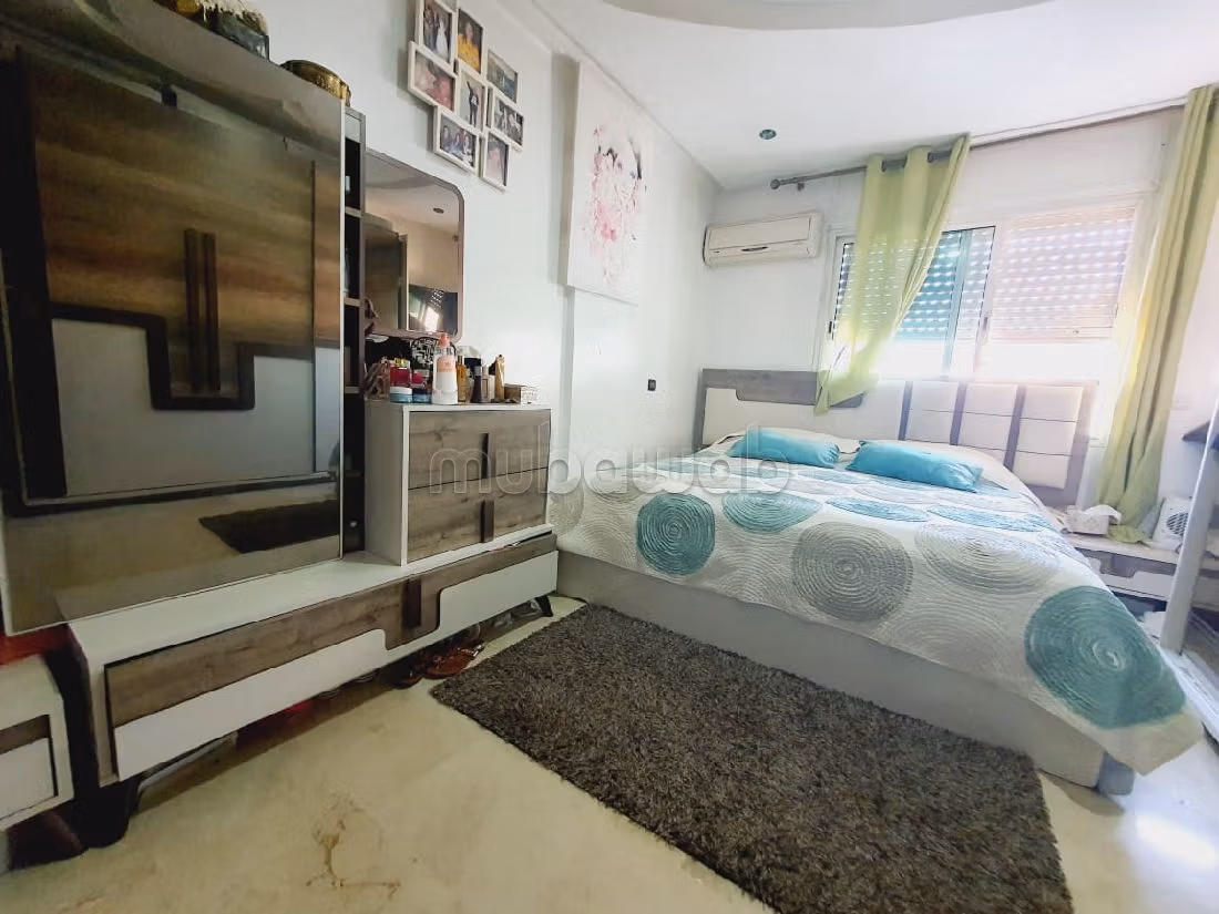 Vendita di un bell'appartamento a Maârif Extension. 2 locali. Porta blindata e riscaldamento centralizzato. 