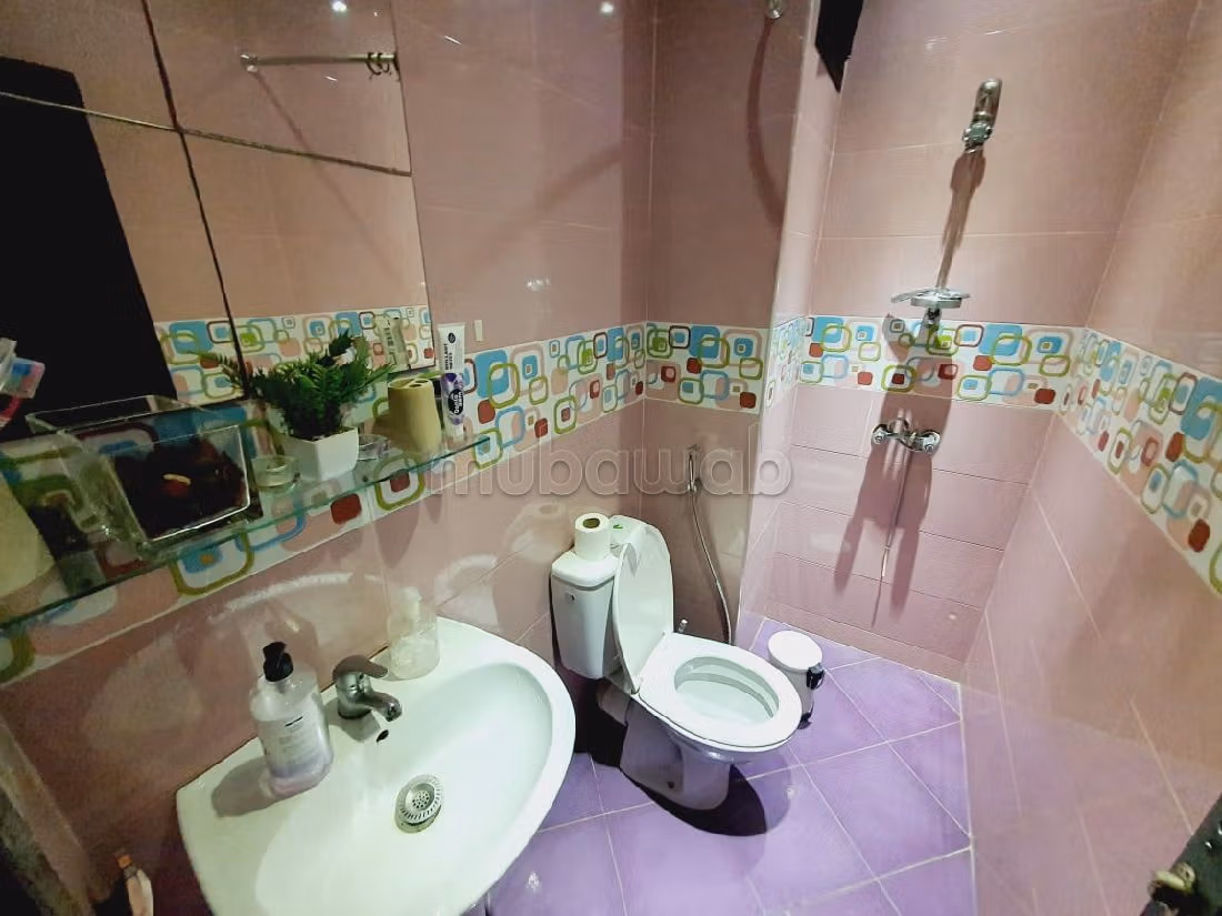 Vendita di un bell'appartamento a Maârif Extension. 2 locali. Porta blindata e riscaldamento centralizzato. 