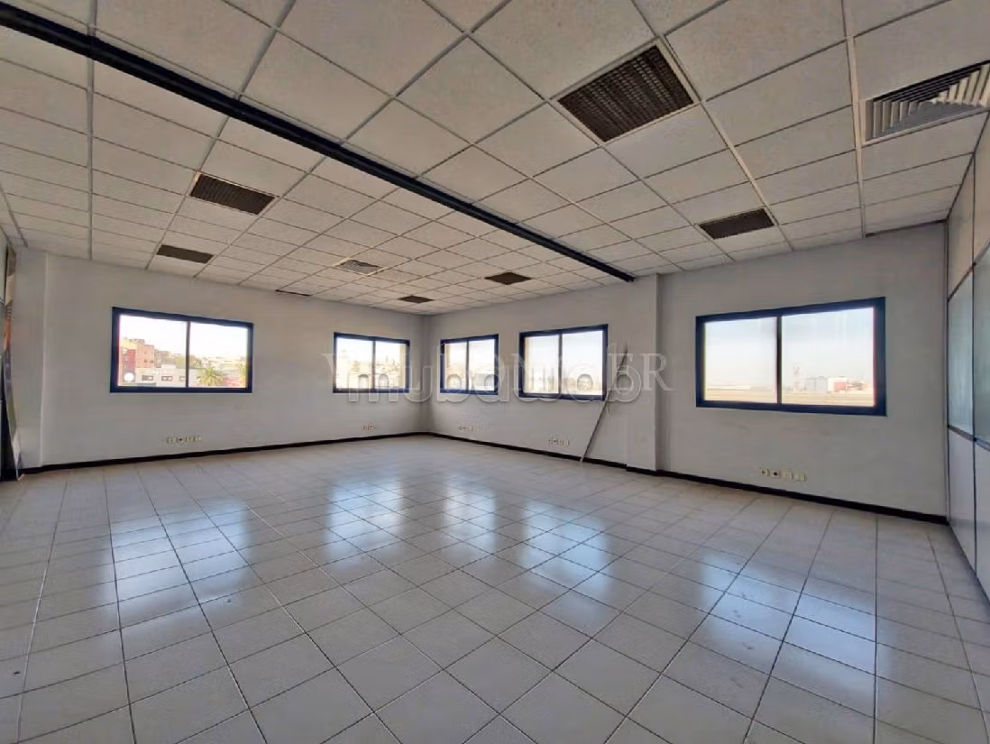 Kantoorruimte te huur in Lissasfa. Oppervlakte 630 m²