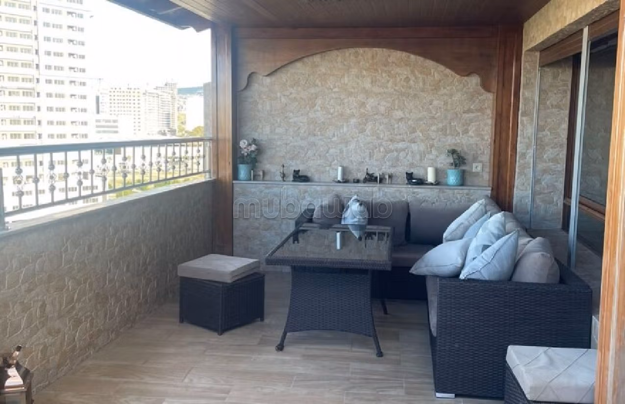 Appartement a tanger a louer avec terrasse et garage situation plage