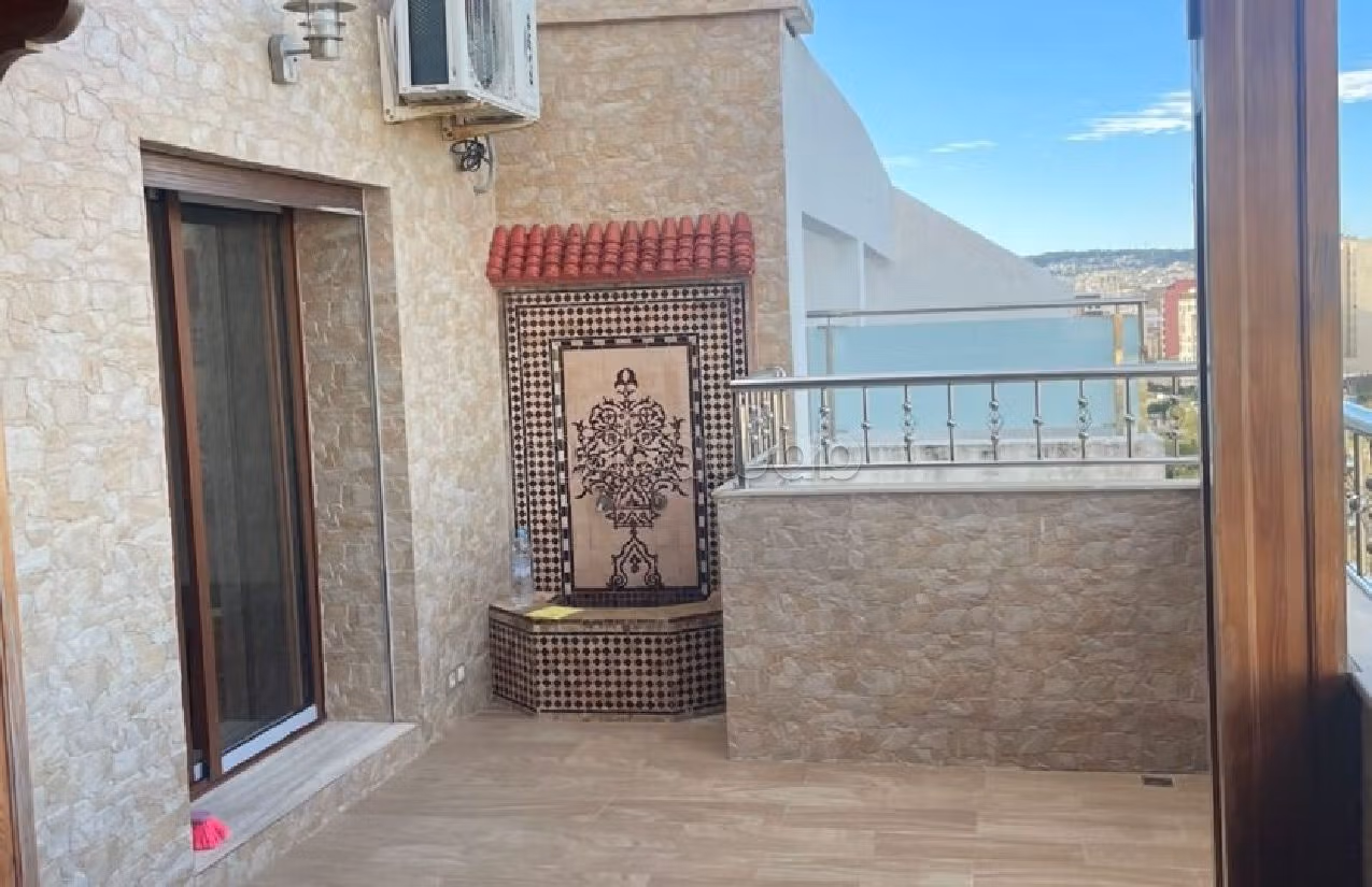 Appartement a tanger a louer avec terrasse et garage situation plage