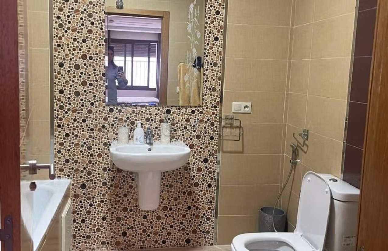 Appartement a tanger a louer avec terrasse et garage situation plage